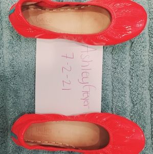 Size 8 Razzleberry Tieks